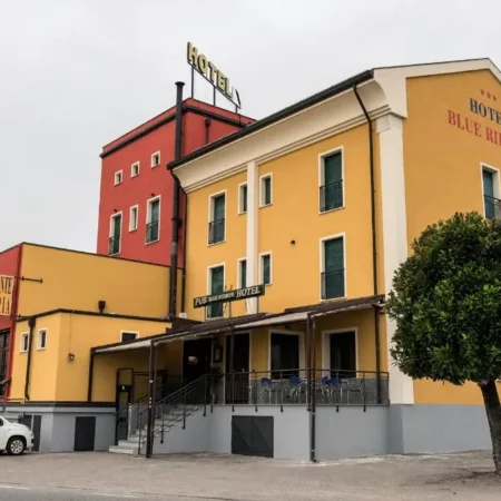 Hotel Blue Ribbon