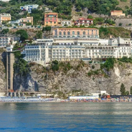 Lloyd’s Baia Hotel